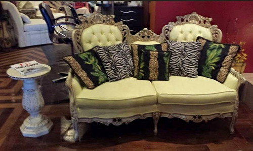 Traditional tufted beige - traditional,